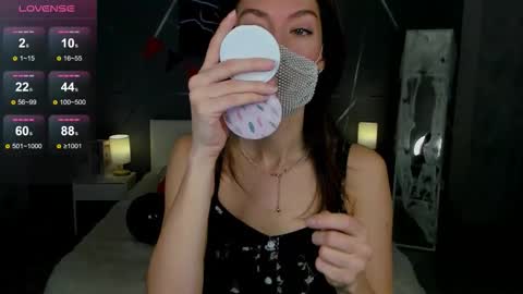 Snapshot of take_me_to_moon chatting on October 29, 1:41 am Sasha online show from October 29, 1:41 am