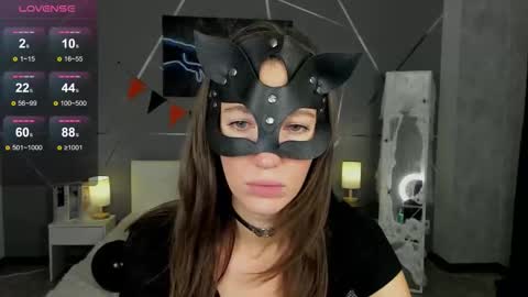 Snapshot of take_me_to_moon chatting on October 31, 1:39 am Sasha online show from October 31, 1:39 am