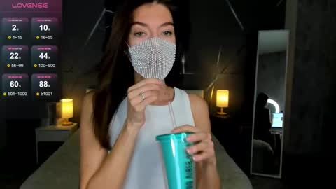 Snapshot of take_me_to_moon chatting on November 27, 1:40 am Sasha online show from November 27, 1:40 am