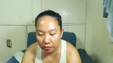 Snapshot of takemetoheavenbaby chatting on January 2, 1:30 pm anne online show from January 2, 1:30 pm