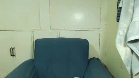 Snapshot of takemetoheavenbaby chatting on January 9, 4:52 am anne online show from January 9, 4:52 am