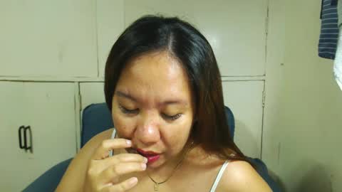 Snapshot of takemetoheavenbaby chatting on February 6, 3:20 pm anne online show from February 6, 3:20 pm