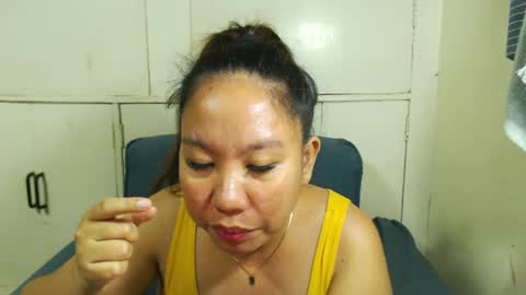 Snapshot of takemetoheavenbaby chatting on February 23, 4:35 pm anne online show from February 23, 4:35 pm