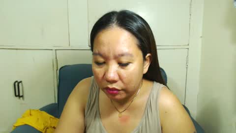 Snapshot of takemetoheavenbaby chatting on February 24, 12:48 pm anne online show from February 24, 12:48 pm