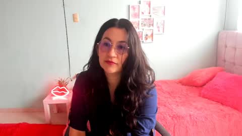 Snapshot of talia_mystic chatting on June 3, 12:41 pm Talia mia online show from June 3, 12:41 pm