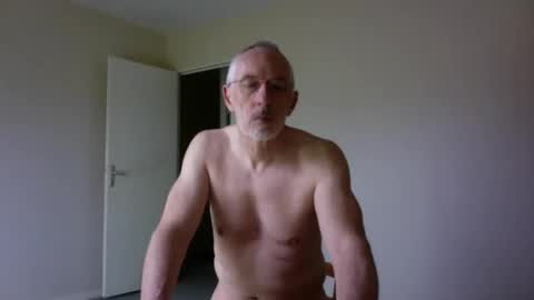 Snapshot of taliesin4321 chatting on May 5, 6:43 am Jack Pierrot online show from May 5, 6:43 am