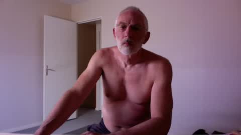 Snapshot of taliesin4321 chatting on July 25, 12:14 pm Jack Pierrot online show from July 25, 12:14 pm