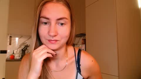  Kira  online show from October 31, 6:14 am