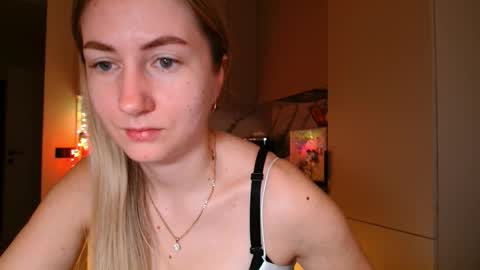  Kira  online show from February 17, 6:10 am