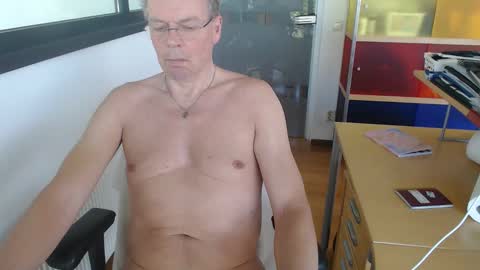 Tall daddy online show from May 5, 12:02 pm