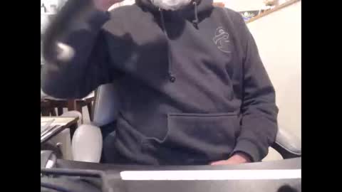 Snapshot of tallguy4unow chatting on December 15, 1:37 pm tallguy4unow online show from December 15, 1:37 pm