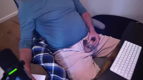 Snapshot of tallguy4unow chatting on March 19, 6:34 pm tallguy4unow online show from March 19, 6:34 pm