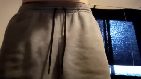 Snapshot of talllighthandsom chatting on December 22, 8:47 pm talllighthandsom online show from December 22, 8:47 pm