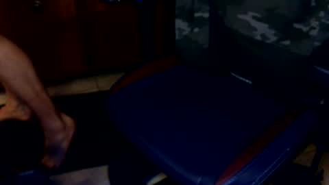 Snapshot of talltannhandsome chatting on April 9, 12:54 am talltannhandsome online show from April 9, 12:54 am