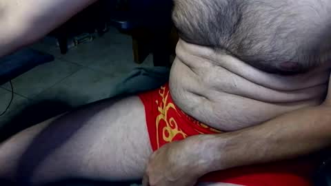 Snapshot of talltannhandsome chatting on April 11, 10:41 am talltannhandsome online show from April 11, 10:41 am