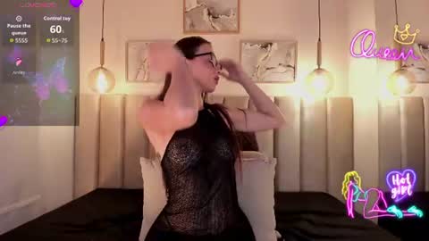 Snapshot of tamara_kisses chatting on June 15, 6:54 pm tamara online show from June 15, 6:54 pm