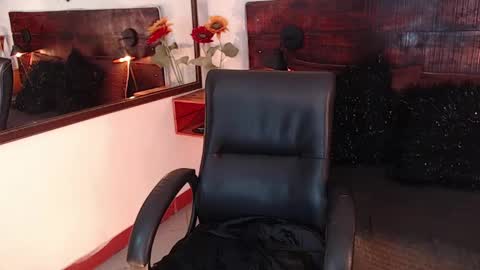    online show from March 11, 9:37 pm