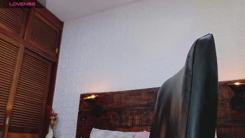    online show from October 3, 9:50 am