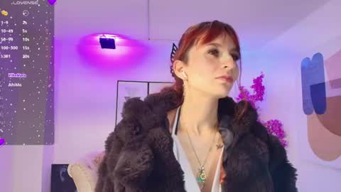 Snapshot of tamara_slimx chatting on June 17, 3:31 am Tamara online show from June 17, 3:31 am