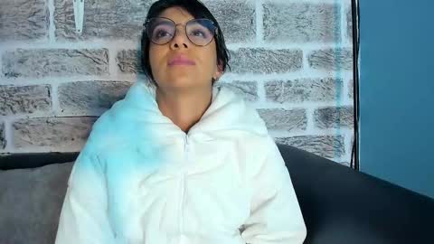 Snapshot of tamaraakins chatting on February 4, 8:28 pm Tamy online show from February 4, 8:28 pm