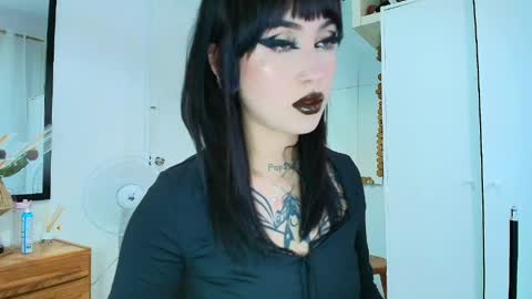 Cami 3 online show from April 27, 2:59 pm