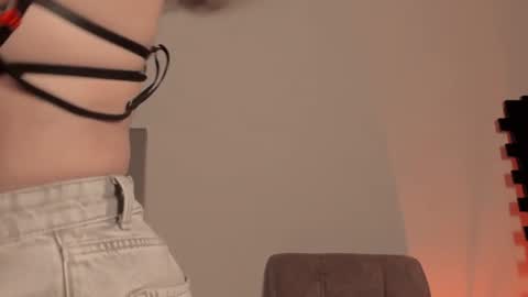 Snapshot of tamarathompsonn chatting on June 23, 7:12 pm Tamara. online show from June 23, 7:12 pm
