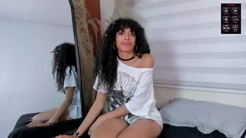 Snapshot of tamia_25 chatting on May 6, 12:21 pm TAMI online show from May 6, 12:21 pm