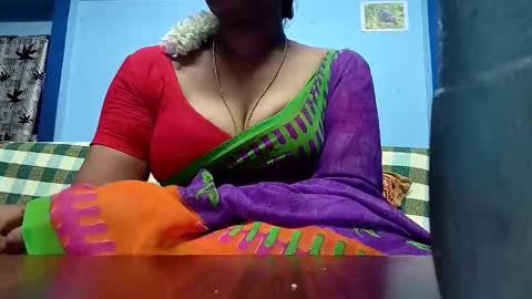 Snapshot of tamilmadhi520 chatting on May 5, 5:54 pm tamilmadhi520 online show from May 5, 5:54 pm