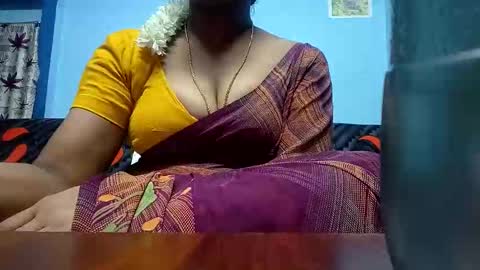 Snapshot of tamilmadhi520 chatting on May 19, 5:52 pm tamilmadhi520 online show from May 19, 5:52 pm