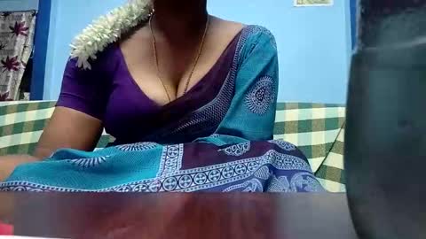 Snapshot of tamilmadhi520 chatting on May 31, 6:09 pm tamilmadhi520 online show from May 31, 6:09 pm