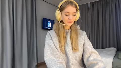 Melissa online show from March 18, 12:08 pm