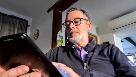 Dominique online show from January 8, 10:37 am