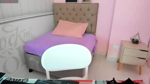 Tania  online show from September 17, 1:57 pm