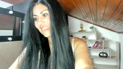 Snapshot of tania_mature chatting on June 11, 12:32 am tania online show from June 11, 12:32 am