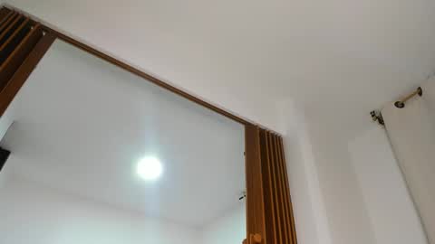 taniabonnet  online show from October 11, 1:27 am