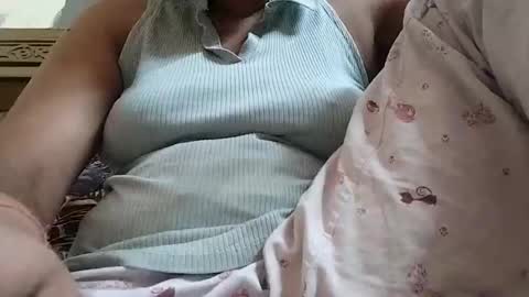 taniya_roy4628 online show from April 27, 6:55 am