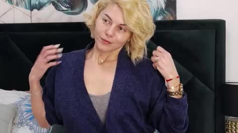 Snapshot of taniyagrey chatting on February 12, 7:14 am tanyaGrey online show from February 12, 7:14 am