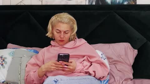 Snapshot of taniyagrey chatting on March 10, 6:51 am tanyaGrey online show from March 10, 6:51 am