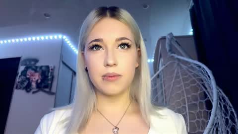 Snapshot of tanjafrase chatting on November 12, 3:12 pm Lisa online show from November 12, 3:12 pm