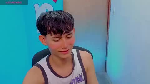 Snapshot of tanjiro_cute chatting on May 15, 5:14 am Andres online show from May 15, 5:14 am