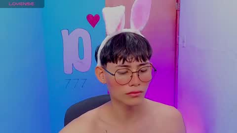 Snapshot of tanjiro_cute chatting on May 16, 6:07 pm Andres online show from May 16, 6:07 pm