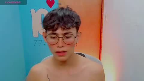 Snapshot of tanjiro_cute chatting on May 19, 3:02 am Andres online show from May 19, 3:02 am