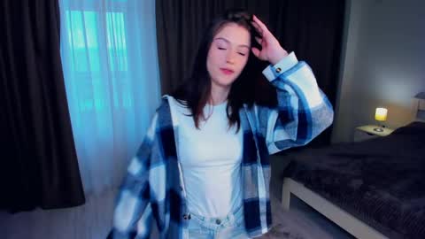 Snapshot of tannaschoeneck chatting on April 11, 5:23 am Anna online show from April 11, 5:23 am