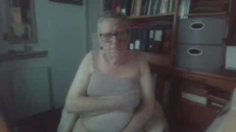 Snapshot of tantric43 chatting on April 22, 10:28 am alex tanner online show from April 22, 10:28 am