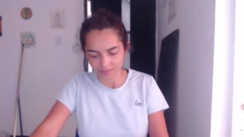 Snapshot of tantricroots chatting on July 9, 5:28 pm Angeline Follow online show from July 9, 5:28 pm
