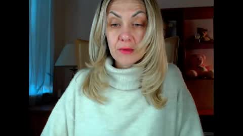 Snapshot of tanya6547 chatting on February 21, 11:44 am tanya online show from February 21, 11:44 am