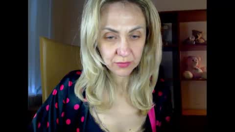 Snapshot of tanya6547 chatting on March 12, 11:31 am tanya online show from March 12, 11:31 am