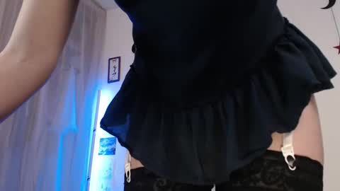 Snapshot of tanya_worldbondage chatting on February 28, 5:15 pm tanya online show from February 28, 5:15 pm