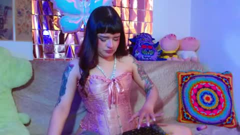    online show from May 28, 3:20 pm