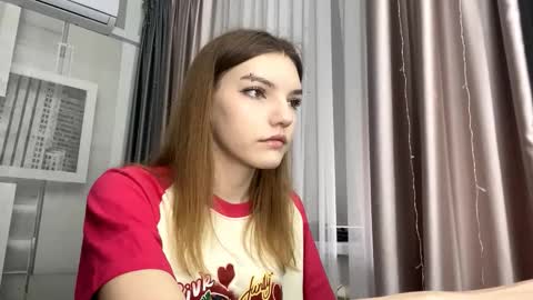 Mia online show from February 28, 9:10 am